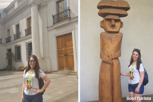 Montagem com duas fotos minhas no tour guiado pelo Palácio La Moneda. Ao lado esquerdo, uma foto no pátio com o famoso canhão. Ao lado direito, uma foto ao lado da Virgem Maria na Capela