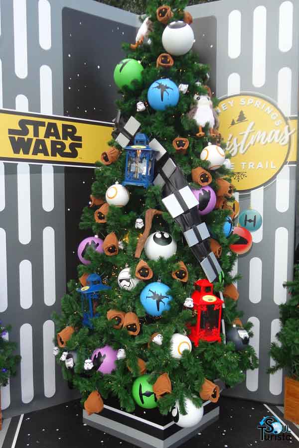 Árvore de Natal temática de Star Wars em Disney Springs