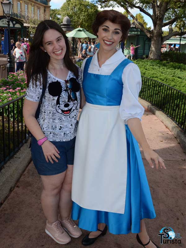 Encontro com princesas da Disney no Epcot com Bela no Pavilhão da França