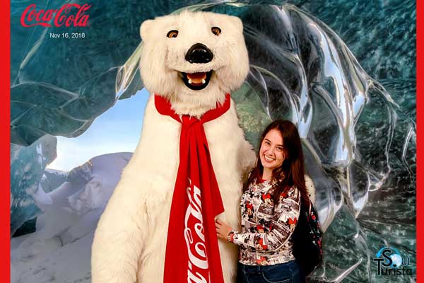 Minha foto com o Urso Polar da Coca Cola em Disney Springs