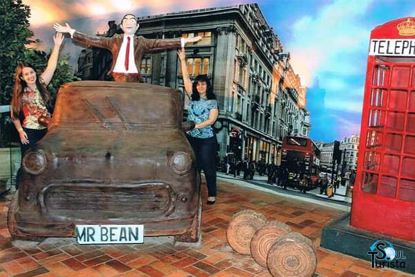 Mundo de Chocolate Gramado Mr. Bean e cabine telefônica de Londres