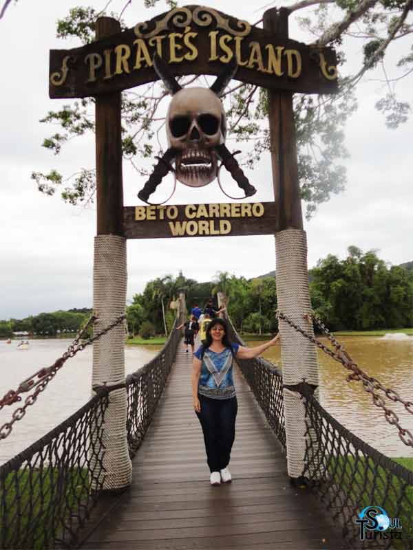 Ponte Pensil na Ilha dos Piratas do Beto Carrero World atrações