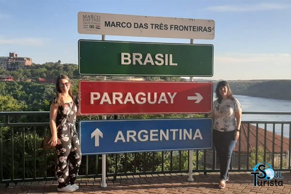 O que fazer a noite em Foz do Iguaçu no Marco das Três Fronteiras