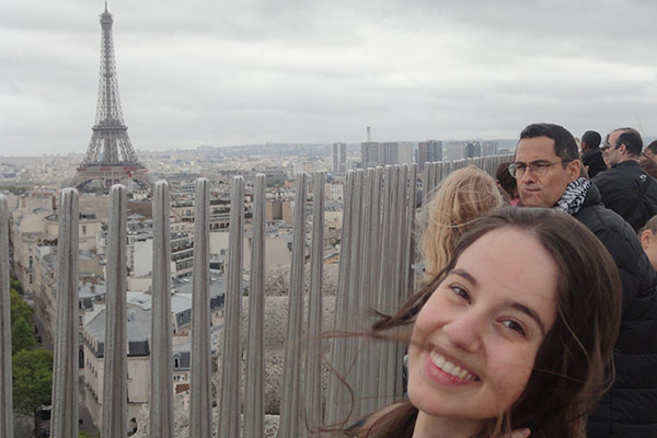 Hotel com vista para Torre Eiffel e vista do alto do Arco do Triunfo