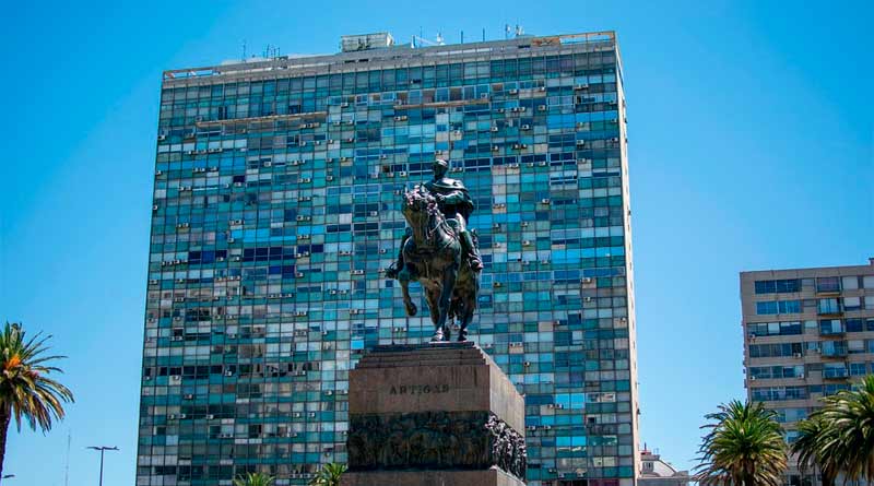 Monumento de General Artigas na Plaza Independencia em Montevideu