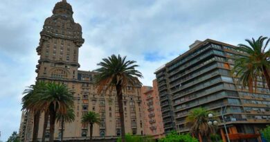 Atrações na Plaza Independencia em Montevideo